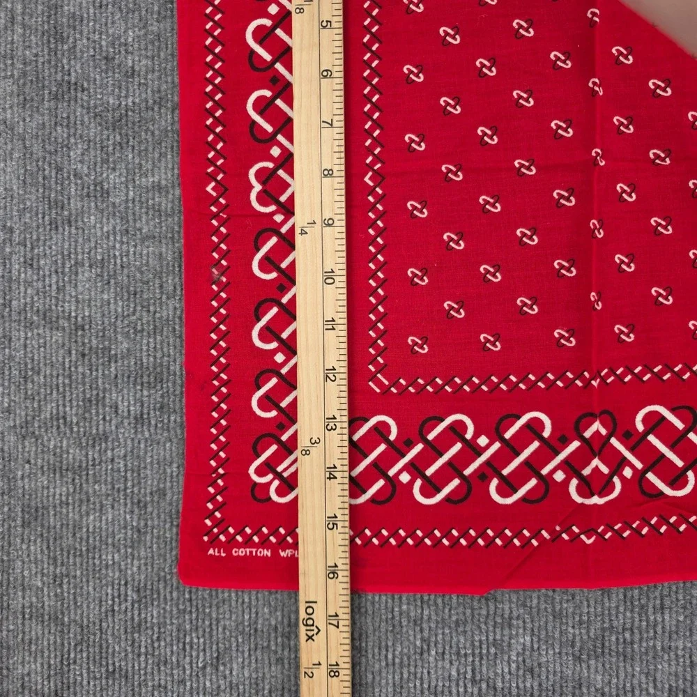 Vintage Red Cotton Bandana WPL 9939 Interlocking Geometric Chain Link 16.5 in
